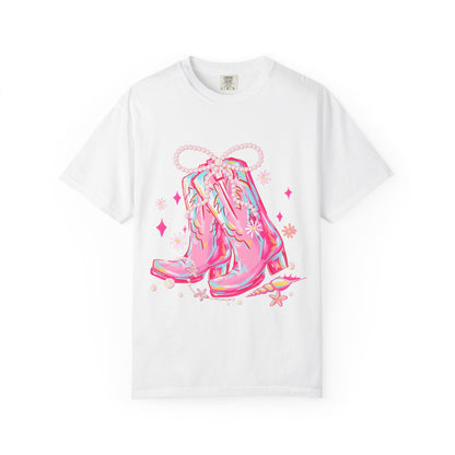 Stylish Unisex Graphic Tee Featuring Pink Cowgirl Boots, Perfect for Country Lovers, Festivals, Birthdays, Gifts, Western Theme