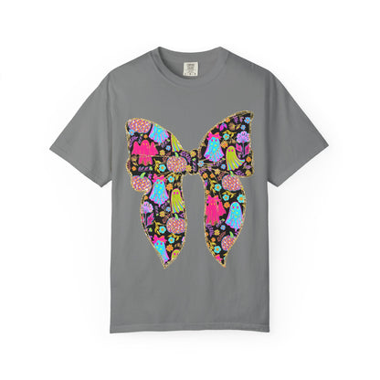 Colorful Ghosts Bow T-Shirt, Fun Halloween Top, Unisex Cotton Tee, Spooky Party Shirt, Whimsical Graphic T-Shirt, Perfect Gift for Occasions
